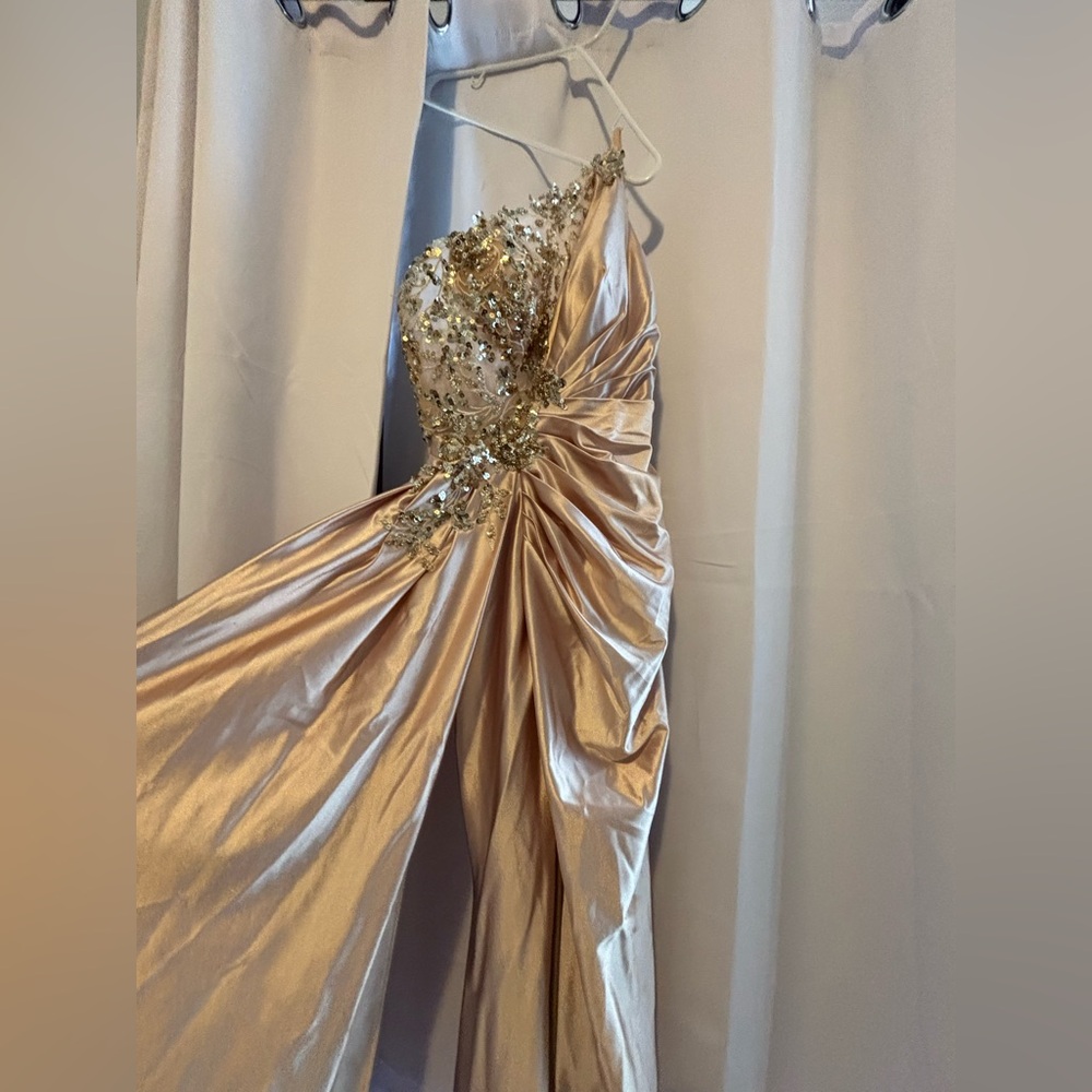 Beautiful gold/Champagne dress